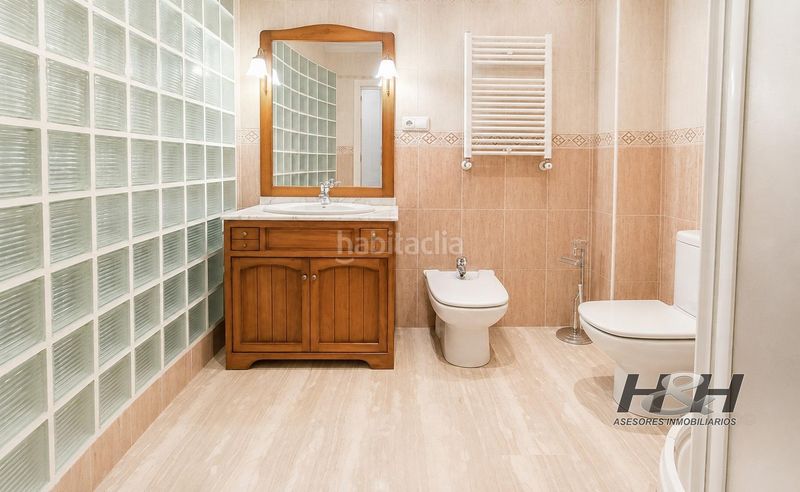 Foto 0ba16a4c-f3ce-4f9b-a71a-a9793bfa1cda. Casa amb calefacció aparcament a Zona Concordia Burjassot