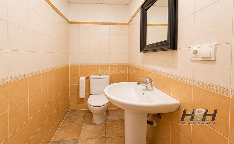 Foto ceeb74b9-87bb-4f0d-8df6-38aef5777cbc. Casa amb calefacció aparcament a Zona Concordia Burjassot
