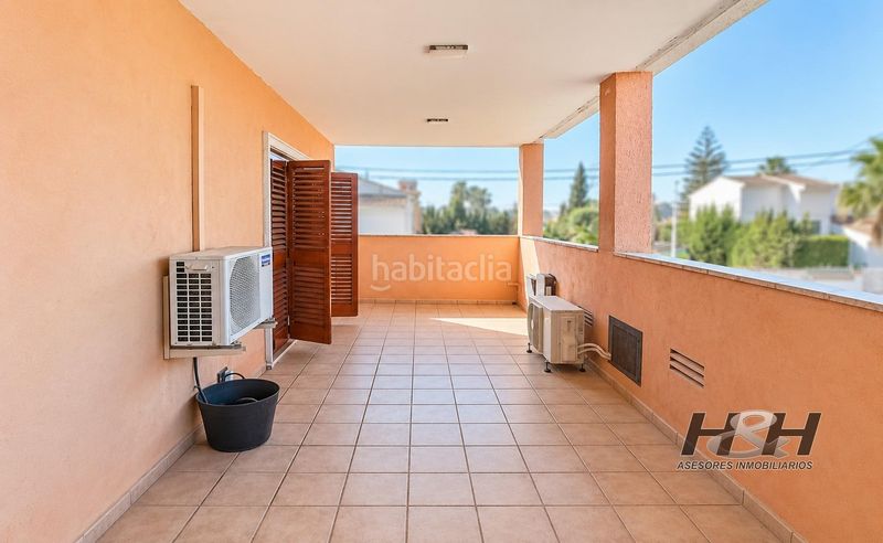 Foto d3261855-651d-4e73-a1ca-65699dcc9c95. Xalet amb calefacció aparcament piscina a Riba - roja de Túria