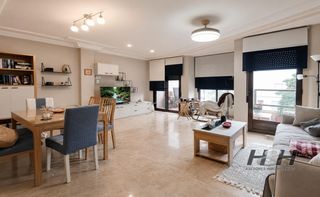 Appartement à El Castell. Piso de 3 habitaciones con garaje, 2 baños y amplio salón con 2