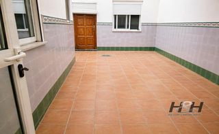 Rent Ground floor in Rocafort