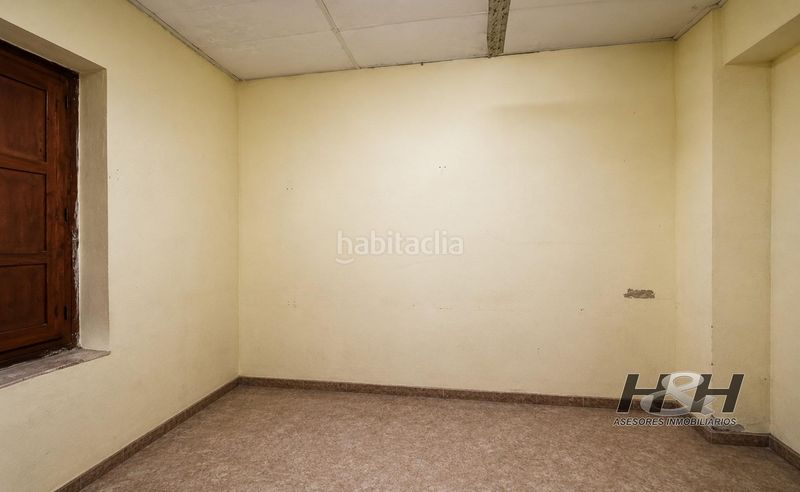 Foto 81ac14fb-b716-46f5-8b1a-fb843d0f07f0. Edificio in L´Eixereta Burjassot