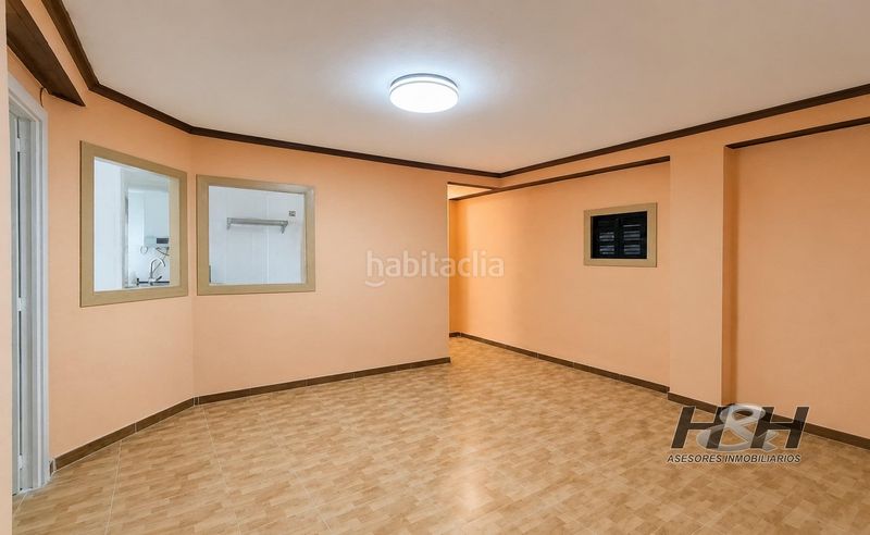 Foto b7b43c32-94a9-4dc1-9911-f03d699b6461. Pis a Nou Moles Valencia