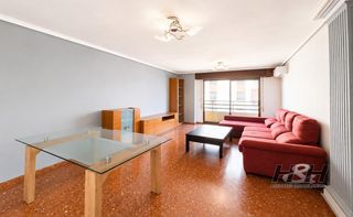 Pis a Zona Concordia. Se vende en zona burjassot godella.  hh asesores, inmobiliaria e