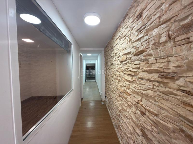 Foto e8dfe348-9a42-4671-8a2b-45b5c0801f10. Alquiler local comercial  93m2 con luz y agua junto pintor gisbert en Alicante