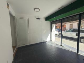 Location Local commercial à Santo Domingo. Local comercial 93m2 con luz y agua junto pintor gisbert