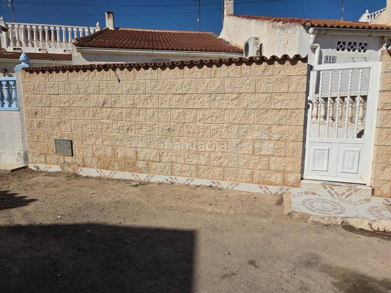 Foto e913f9c5-8bf6-4d67-a969-3e4abd0f4724. Casa oportunidad en Zona Carrefour - Urbanizaciones Torrevieja