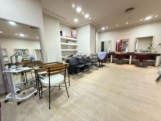 Local commercial à Los Ángeles. Oportunidad única local comercial en venta en el corazón de los