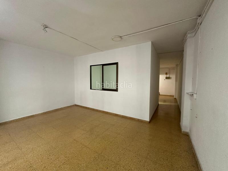 Foto 8435f1a0-1727-4de5-afe8-b64952306981. Alquiler local comercial  perfecto estado junto a renfe en Alicante