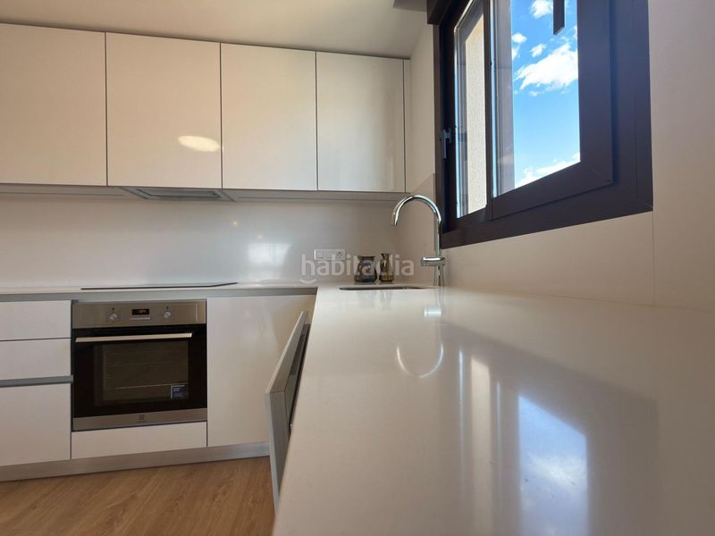 Foto 3ae0b434-96bd-4421-afd9-64783ace2784. Àtic amb aparcament a Los Almendros Orihuela