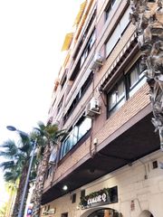 Appartement à Centro. Piso calle alicante san vicente raspeig