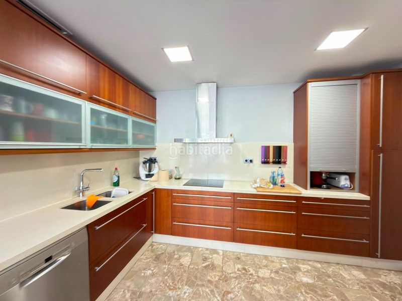 Foto 0a03467b-ddcc-4c32-8990-360310364766. Edificio in Mercado Alicante