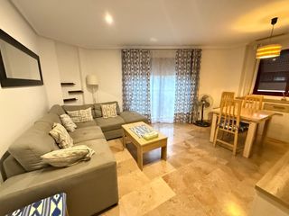 Alquiler Piso en San Gabriel. Piso de alquiler en alicante, situado en una finca de reciente c