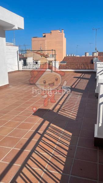 Foto a6416eda-da51-49bf-a364-5fd9b59efe7c. Casa adossada amb calefacció aparcament a Els Molins Mataró