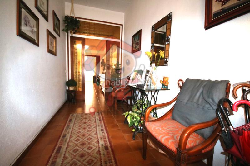 Foto 04a35d6d-1810-43ec-b6da-78f71bc2d823. Maison jumelée avec cheminée dans Eixample Mataró