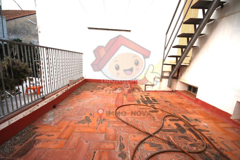 Foto 180cfbb8-da9c-4244-8509-39187ebd40ec. Maison jumelée avec cheminée dans Eixample Mataró