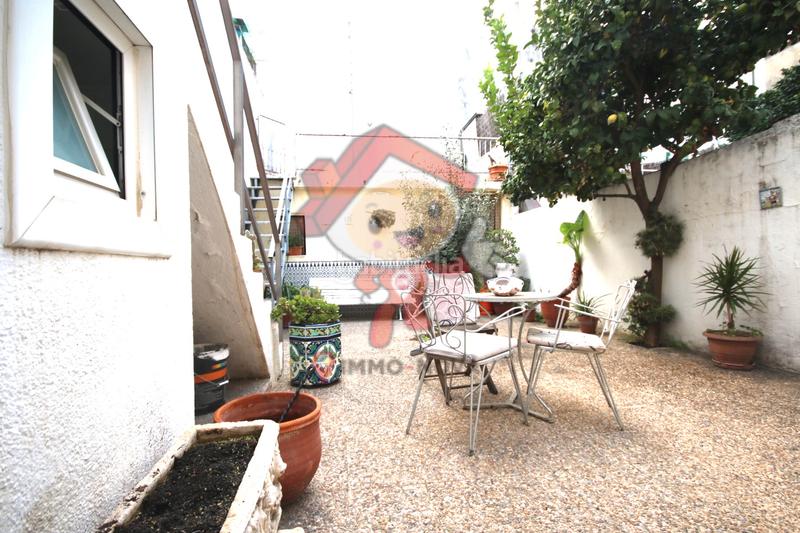 Foto 27b4e8f9-25cb-4964-8e38-8db32280f87a. Maison jumelée avec cheminée dans Eixample Mataró