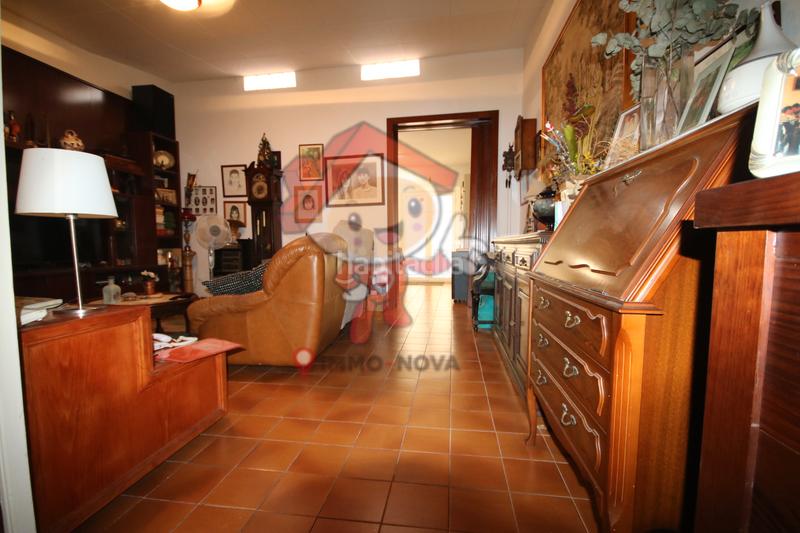 Foto f962e0cf-8d5c-435d-b2ac-9d9754482695. Maison jumelée avec cheminée dans Eixample Mataró