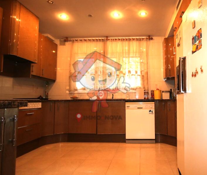 Foto 083be783-11c6-41ac-881e-ef6f581e1fc4. Casa amb xemeneia calefacció aparcament a Centre Mataró