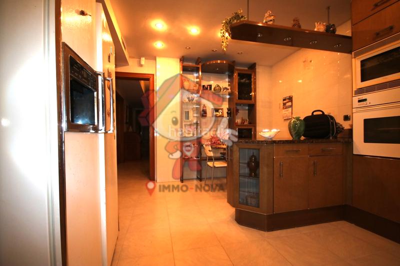 Foto 30f1a418-7aca-4c73-bf89-eb01d4d49cf8. Casa amb xemeneia calefacció aparcament a Centre Mataró