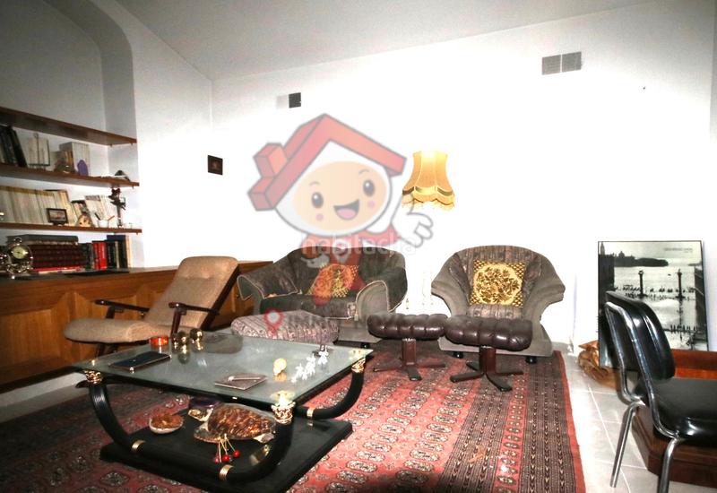 Foto 480c4275-6fae-4c36-b0b7-52139fc740d0. Casa amb xemeneia calefacció aparcament a Centre Mataró