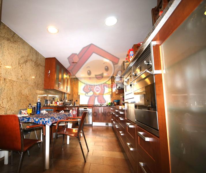 Foto 49bd7cf2-7be8-47d0-a9d3-733d4f2c5664. Casa amb xemeneia calefacció aparcament a Centre Mataró