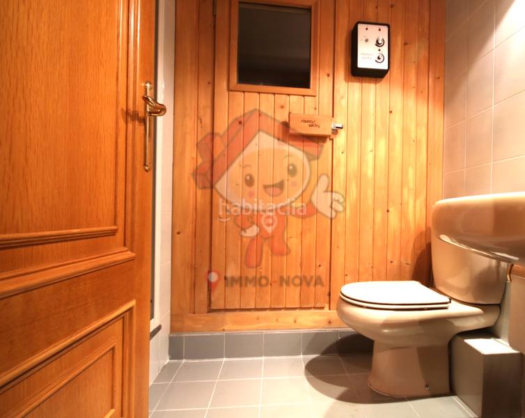 Foto 58d63568-5beb-4add-8005-c20cd53f904e. Casa amb xemeneia calefacció aparcament a Centre Mataró