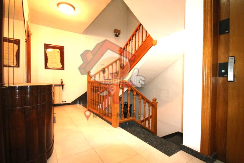 Foto 8fde85ea-ee21-4840-93f9-338f8b189dcd. Casa amb xemeneia calefacció aparcament a Centre Mataró