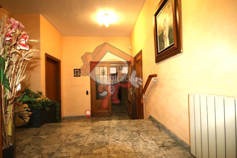 Foto a561c36b-f649-43bd-8419-504fe5ce7ab7. Casa amb xemeneia calefacció aparcament a Centre Mataró