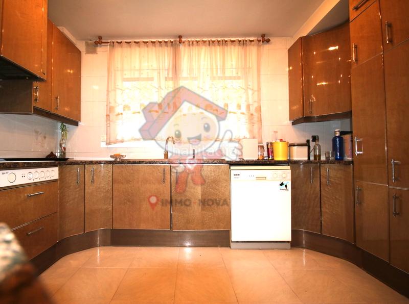 Foto f98c960a-7b9e-4dd3-a68d-f46aca7d965c. Casa amb xemeneia calefacció aparcament a Centre Mataró