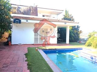 Casa  Carrer camí de pedracastell. Casa familiar con piscina y vistas en vistamar