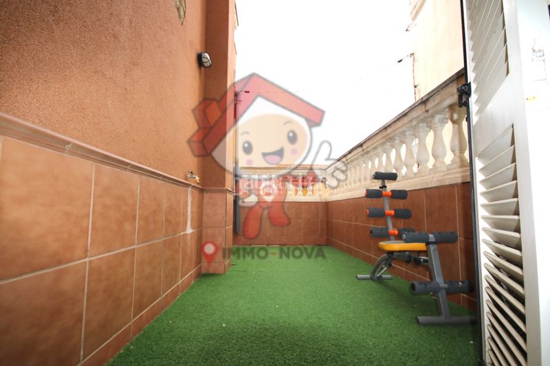 Foto 76678408-7d23-4d76-8f41-d0404a83f202. Casa aparellada amb calefacció a Els Molins Mataró