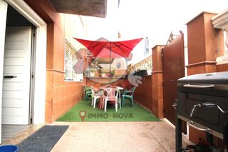 Casa pareada  Plaça picó i sinol. Casa reformada con terrazas en el barrio de los molinos (mataró)