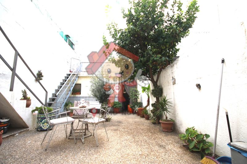 Foto 1b92b70d-ffd6-4e0b-b986-308b899f2ee1. Casa adossada a Eixample Mataró