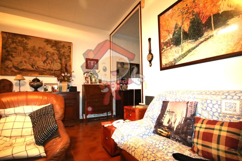 Foto f0c5107b-d856-470f-8eae-049953235aa0. Casa adossada a Eixample Mataró