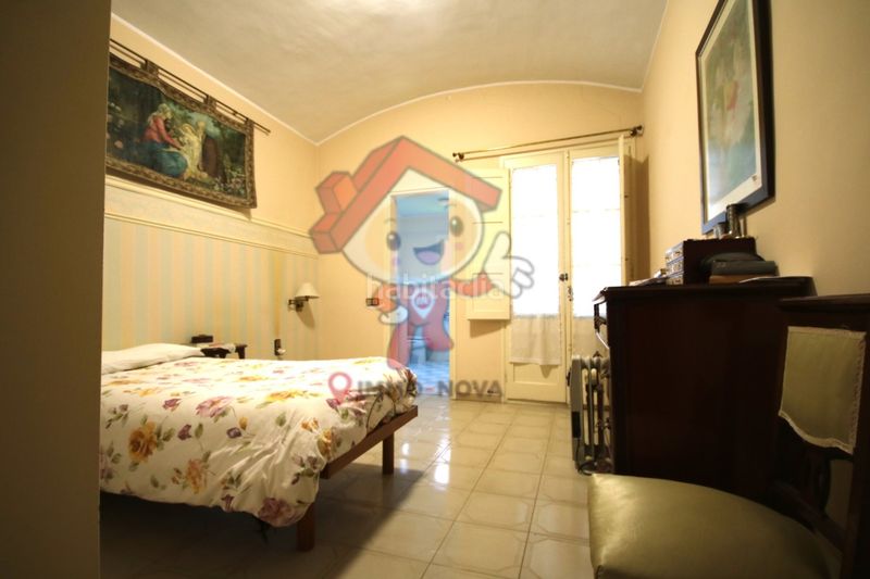 Foto 233732e4-7383-4d00-bd49-5d58db0a2ed7. Casa adossada amb xemeneia aparcament a Centre Mataró