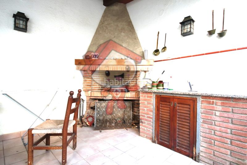 Foto 49d79ba9-8697-4b35-afd8-80c6548bc1fe. Casa adossada amb xemeneia aparcament a Centre Mataró