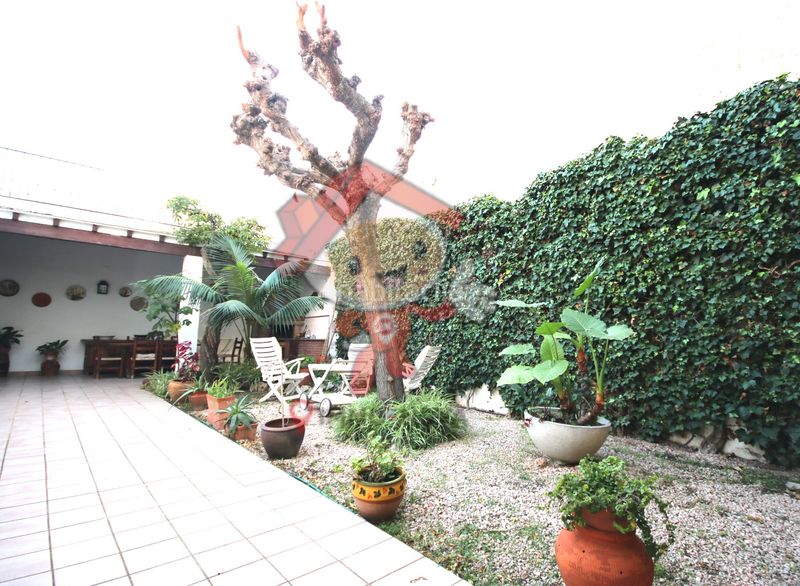 Foto 881b739e-20e8-458f-ad79-610353f73712. Casa adossada amb xemeneia aparcament a Centre Mataró