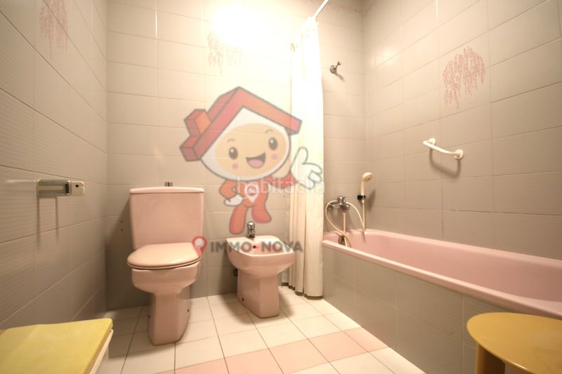 Foto 8b9fe275-1184-4a9b-88c2-0a3279c65aee. Casa adossada amb xemeneia aparcament a Centre Mataró