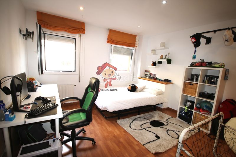 Foto bc578ab4-4b26-4a33-adc4-f1bffb4694e3. A tre livelli con riscaldamento in Centre Mataró