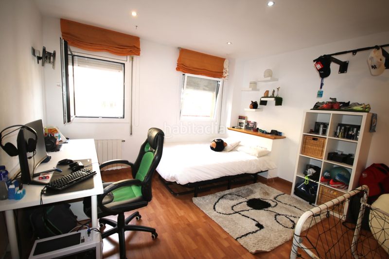 Foto be8f31ee-af5d-4bfa-9dbb-91d3b509b366. Triplex with heating in Centre Mataró