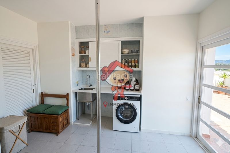 Foto e3b828d2-58b5-472d-93fc-cd6bc6a93482. Casa con camino riscaldamento parcheggio in Centre Mataró