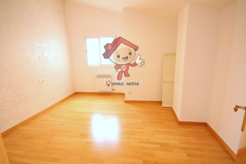 Foto 6ffec5e2-b61d-492c-96ff-1764bffb3fee. Àtic amb calefacció a Centre Mataró