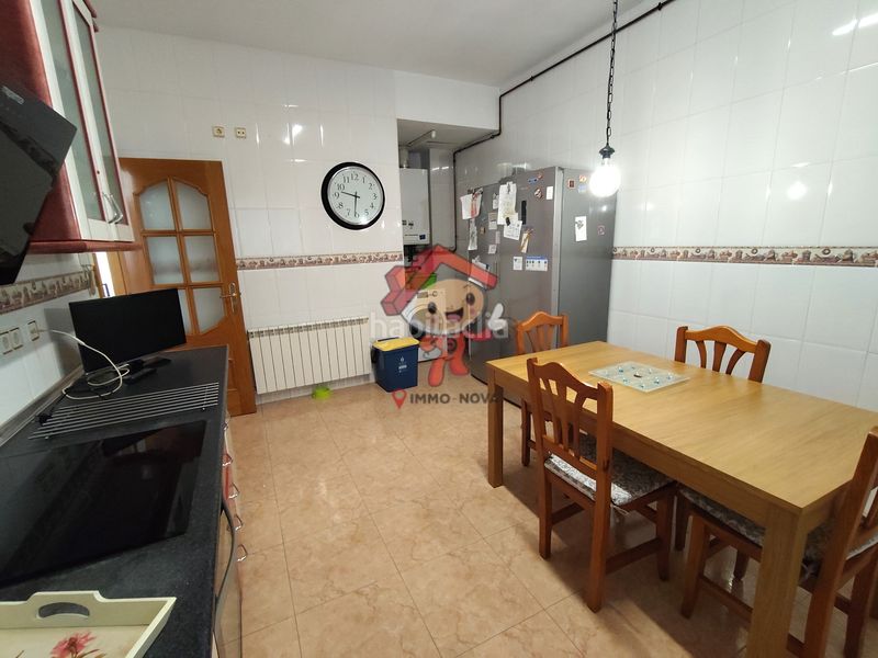 Foto 03543d75-baf4-4adf-ae55-8d9a801e1ccf. Casa adossada amb calefacció aparcament a Vista Alegre Mataró