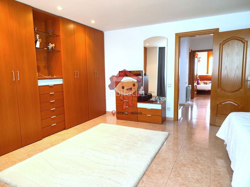 Foto 95917574-fa26-46d5-bbbe-f13b51011c09. Casa adossada amb calefacció aparcament a Vista Alegre Mataró