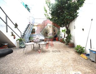 Reihenhaus  Carrer tetuan. Casa de 250 m² con patio y tres terrazas en el eixample