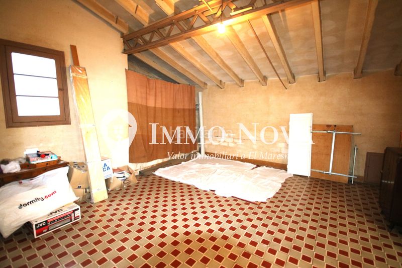 Foto c37e21c3-26ac-43c1-aceb-7d43ed1df38a. Casa adossada amb calefacció aparcament a Centre Mataró