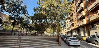 Flat  Ronda antoni comas. Amplio piso de más de 100 m² con 4 habitaciones, dos balcones y