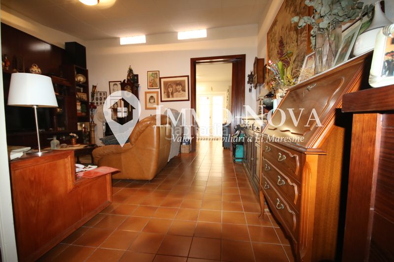 Foto 70e11e79-3f17-4d74-9a8f-7d32f0d99509. Casa adossada a Eixample Mataró