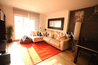 Triplex  Carrer roger de flor. Vivienda reformada de 187 m² junto al parc central